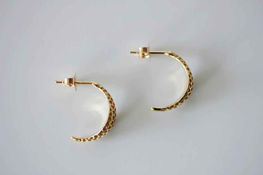 The Honey Signet Hoops