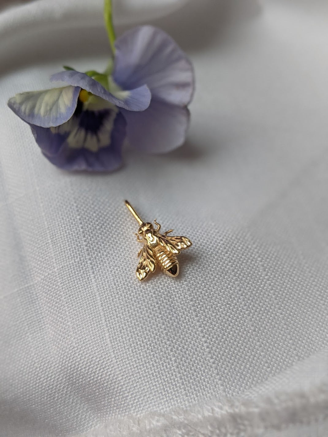 Sweet Honeybee Necklace – Little Gold